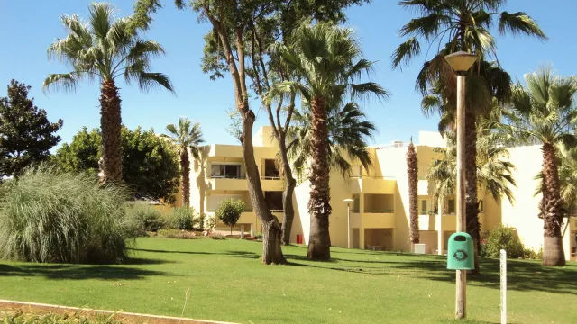 Billede av hotellet Parque Mourabel- Pe Do Lago- Oasis Village - nummer 1 af 10