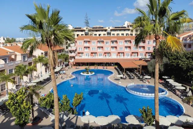 Billede av hotellet El Duque - nummer 1 af 10