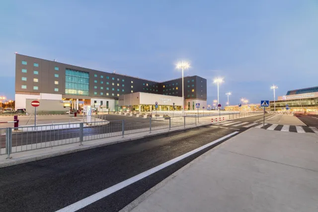 Billede av hotellet Courtyard Warsaw Airport - nummer 1 af 10