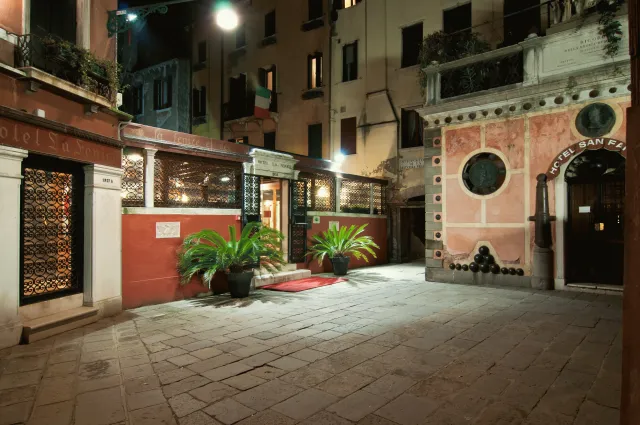Billede av hotellet La Fenice et des Artistes - nummer 1 af 10