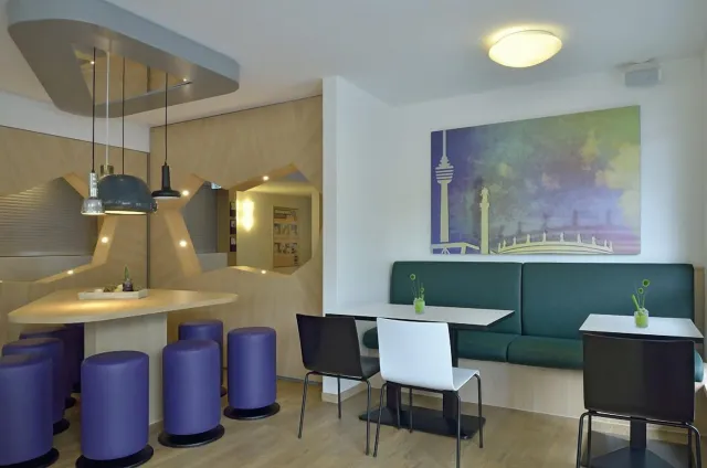 Hotellbilder av B&B Hotel Stuttgart-Vaihingen - nummer 1 av 10