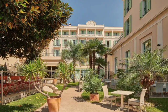 Billede av hotellet Hotel Vacances Bleues Le Balmoral - nummer 1 af 39