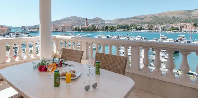 Billede av hotellet Palace Trogir - nummer 1 af 10