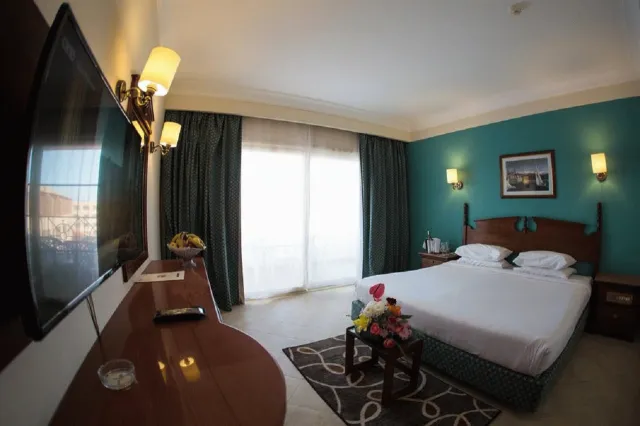 Billede av hotellet Titanic Resort and Aqua Park - nummer 1 af 100