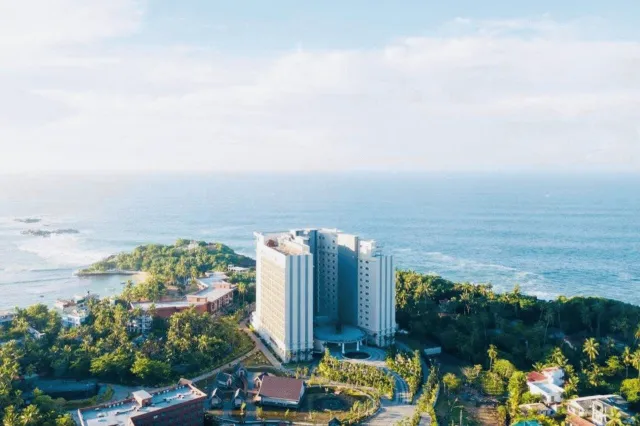 Billede av hotellet Araliya Beach Resort and Spa Unawatuna - nummer 1 af 17