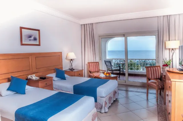 Hotellbilder av Continental Plaza Beach Resort - nummer 1 av 82