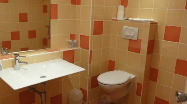 Billede av hotellet HoteThe Originals City, Le Cottage d'Amphitryon - nummer 1 af 93