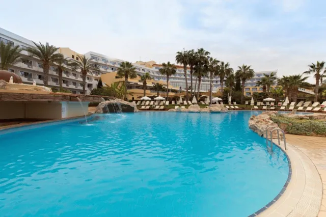 Billede av hotellet St. George Beach Hotel & Spa Resort - nummer 1 af 15