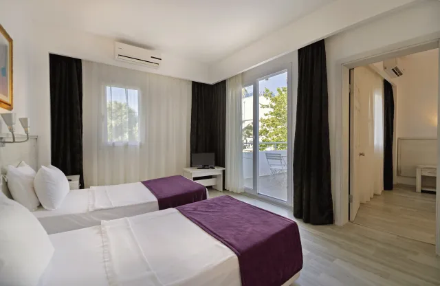 Billede av hotellet Charm Beach Hotel - - nummer 1 af 30