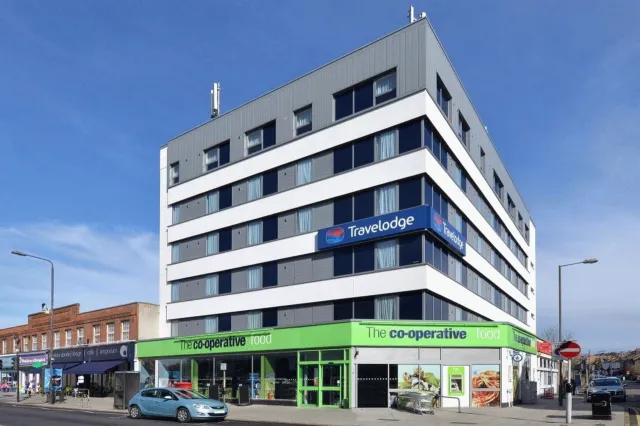 Billede av hotellet Travelodge London Raynes Park - nummer 1 af 8