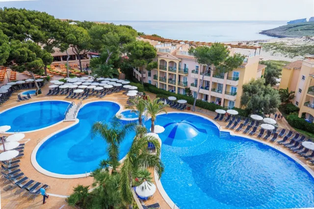 Billede av hotellet Zafiro Cala Mesquida - nummer 1 af 10