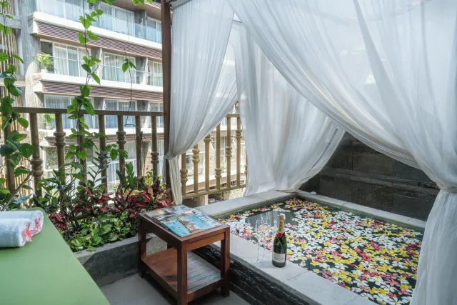 Billede av hotellet The Crystal Luxury Bay Resort Nusa Dua - nummer 1 af 10