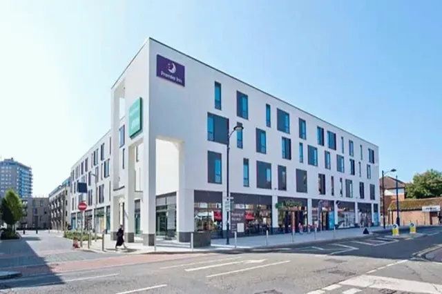 Billede av hotellet Premier Inn Addlestone - nummer 1 af 10