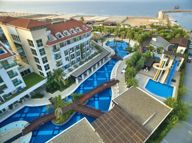 Hotellikuva Sunis Evren Beach Resort Hotel and Spa - numero 1 / 10