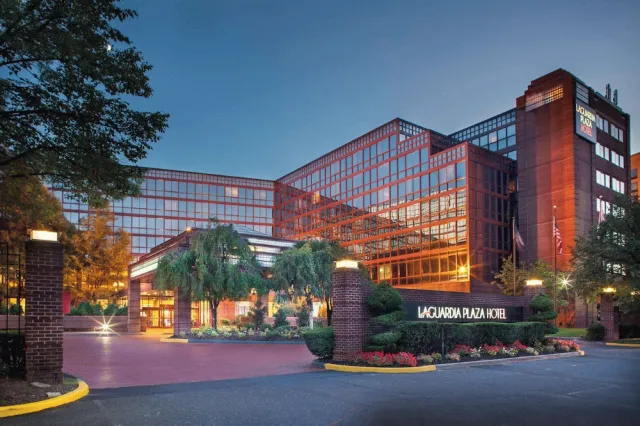 Hotellbilder av LaGuardia Plaza Hotel - nummer 1 av 44