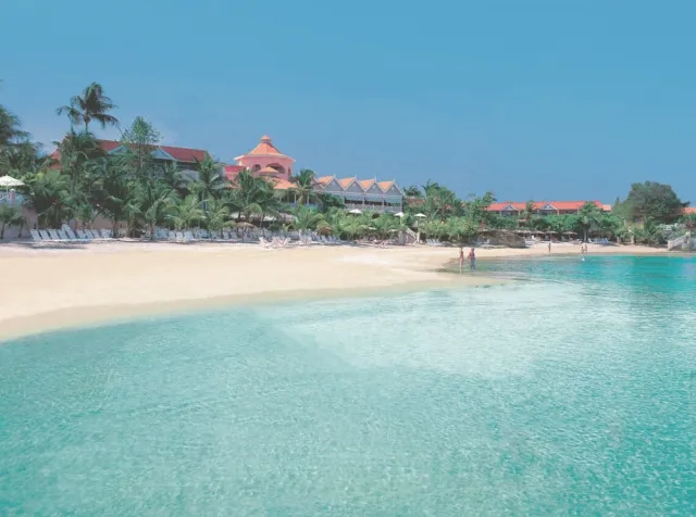 Hotellbilder av Coco Reef Resort and Spa - nummer 1 av 30