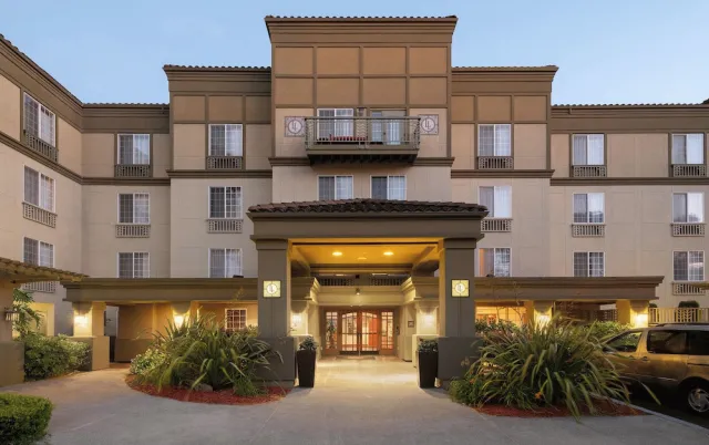 Hotellbilder av Larkspur Landing Extended Stay Suites South San Francisco - nummer 1 av 41
