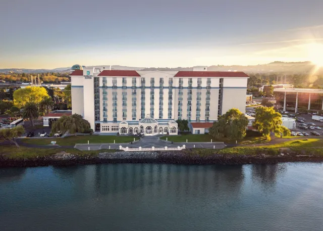 Hotellbilder av Embassy Suites by Hilton San Francisco Airport Waterfront - nummer 1 av 55