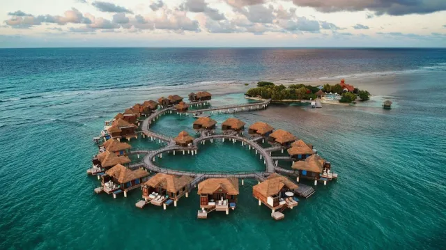 Billede av hotellet Sandals Royal Caribbean - Couples Only - nummer 1 af 100