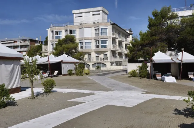 Hotellbilder av Hotel Petit Palais - nummer 1 av 31