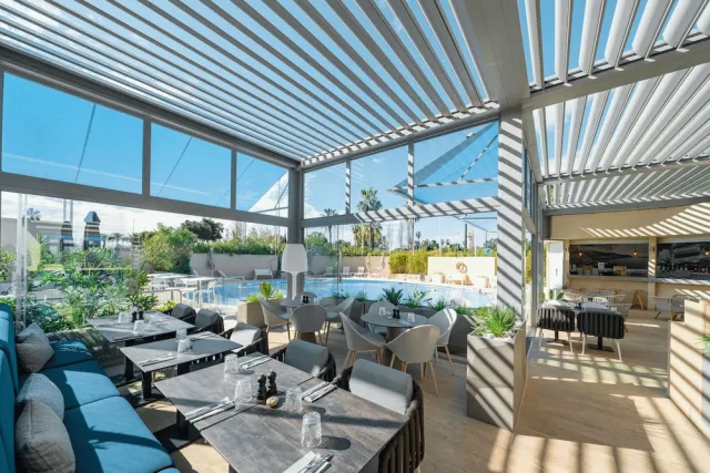 Billede av hotellet Radisson Hotel Nice Airport - nummer 1 af 63