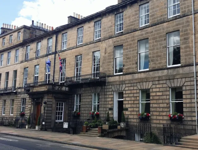 Billede av hotellet The Royal Scots Club Edinburgh - nummer 1 af 10