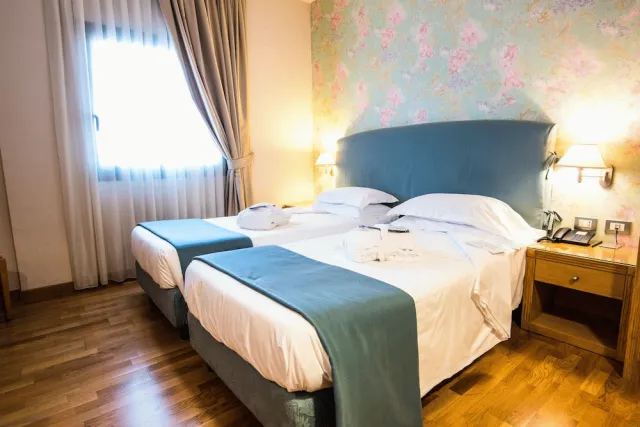 Billede av hotellet Hotel Touring - nummer 1 af 50