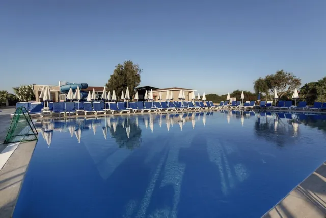 Billede av hotellet Larissa Holiday Beach Club - - nummer 1 af 43