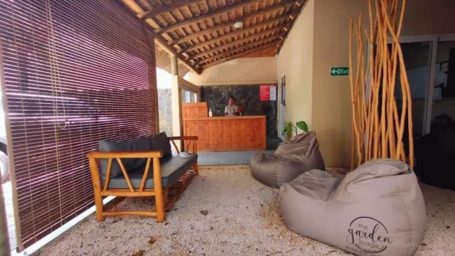 Billede av hotellet The Garden Lodge Pereybere - Piscine - nummer 1 af 15