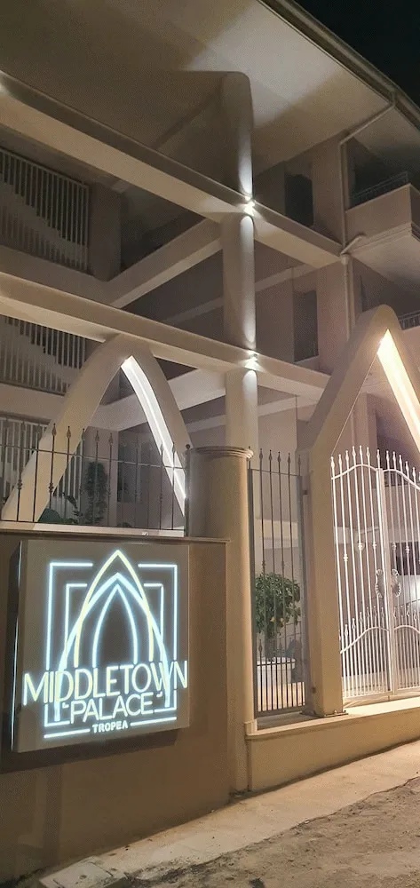 Billede av hotellet MIDDLE TOWN PALACE TROPEA - nummer 1 af 77