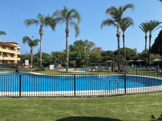 Hotellbilder av Lovely 2-bed Apartment in Elviria Nr Marbella - nummer 1 av 14