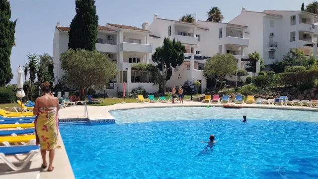Hotellbilder av Apartmentsleeps4-pool-bbq-garden-ac - nummer 1 av 18