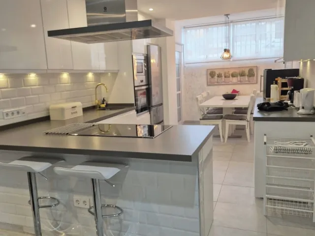 Hotellbilder av Luxurious Three Bedroom Duplex Apt Close to Beach - nummer 1 av 38