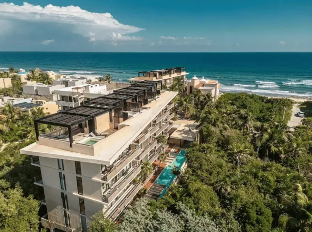 Hotellbilder av Luxury and Mordern Beachfront Condo by BT Homes - nummer 1 av 77