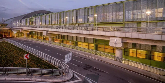 Hotellbilder av Tav Airport Hotel Izmir - nummer 1 av 41