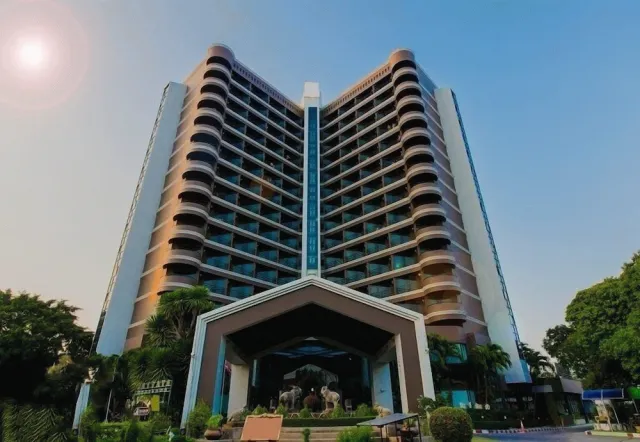 Hotellbilder av First Pacific Hotel And Convention - nummer 1 av 56