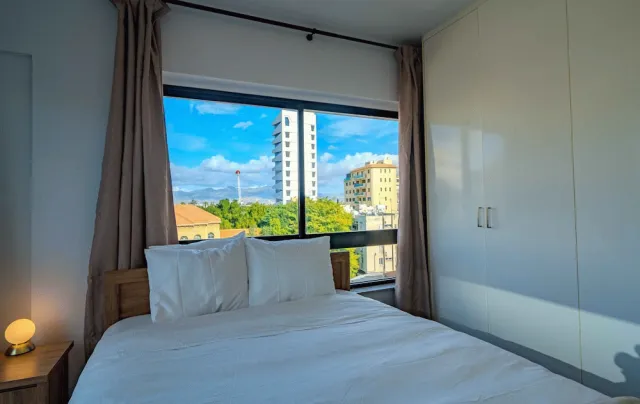 Hotellbilder av Chic City Center Stay With Stunning View - nummer 1 av 15