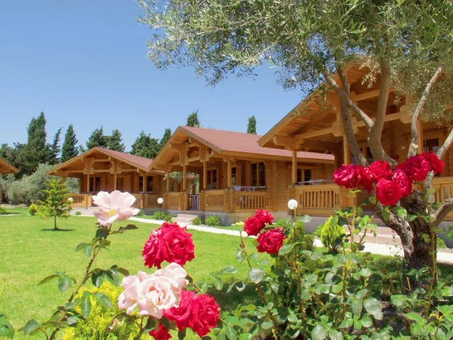Billede av hotellet Sandy's Studios Apartments & Log Villas - nummer 1 af 59