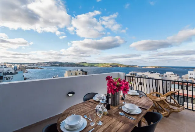 Hotellikuva Seashells 2 bedroom Apartment with sunny terrace with stunning panoramic sea views by Getaways Malta - numero 1 / 43