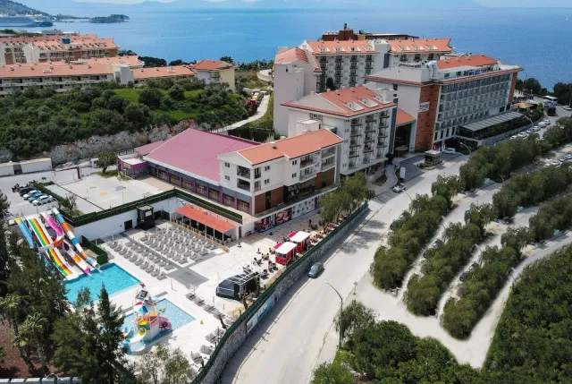 Hotellbilder av Ramada Hotel & Suites by Wyndham Kusadasi - nummer 1 av 87