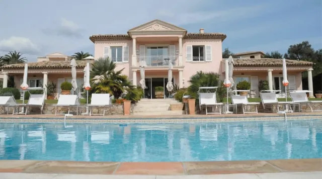 Billede av hotellet Hôtel Villa Les Rosiers - nummer 1 af 35