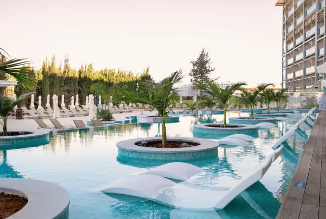 Billede av hotellet Asterias Beach Hotel - nummer 1 af 10