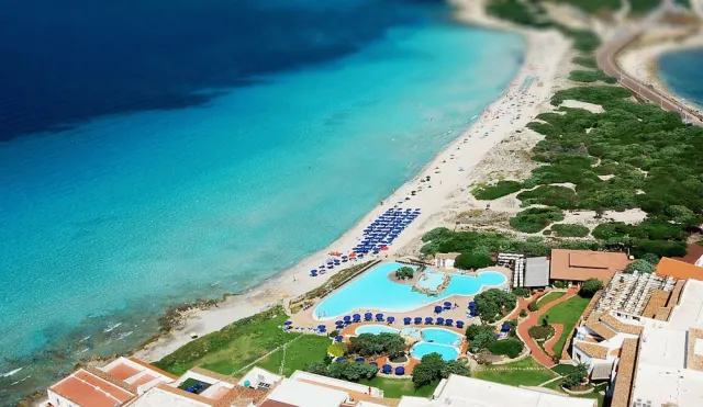 Billede av hotellet COLONNA GRAND HOTEL CAPO TESTA, a Colonna Luxury Beach Hotel, Santa Teresa Sardegna - nummer 1 af 66