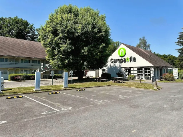 Hotellbilder av Campanile Chantilly - nummer 1 av 46