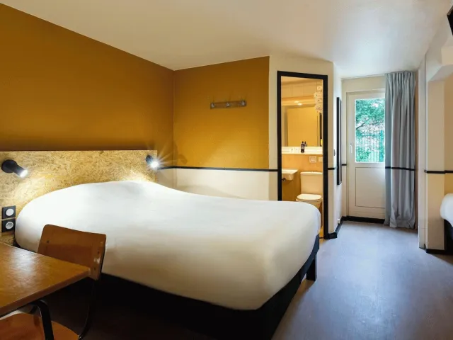 Billede av hotellet greet Hotel Villeneuve La Garenne - nummer 1 af 34
