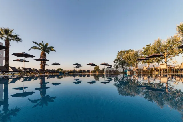 Billede av hotellet Mythic Summer Hotel - nummer 1 af 92