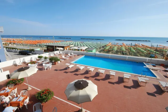 Hotellbilder av Hotel Embassy Pesaro - nummer 1 av 35