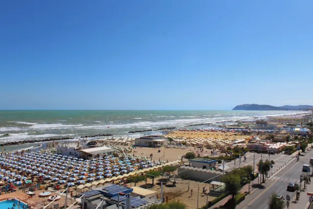 Hotellbilder av Hotel Silvia Misano Adriatico - nummer 1 av 10