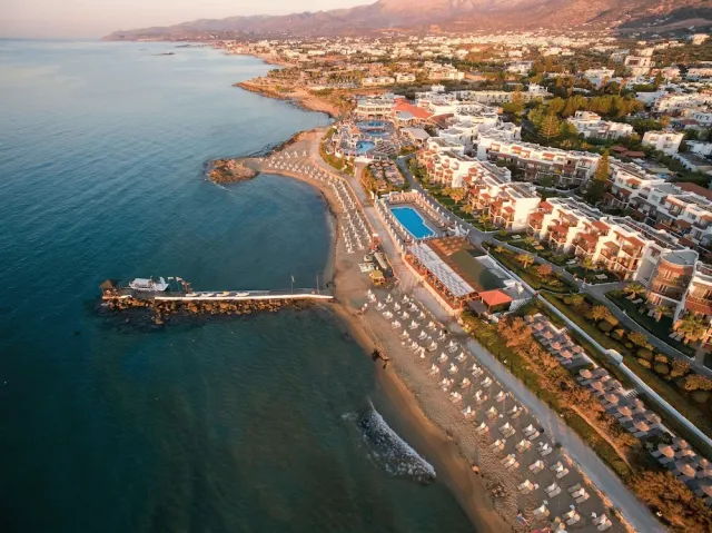 Hotellbilder av Alexander Beach Hotel & Village Resort - nummer 1 av 10