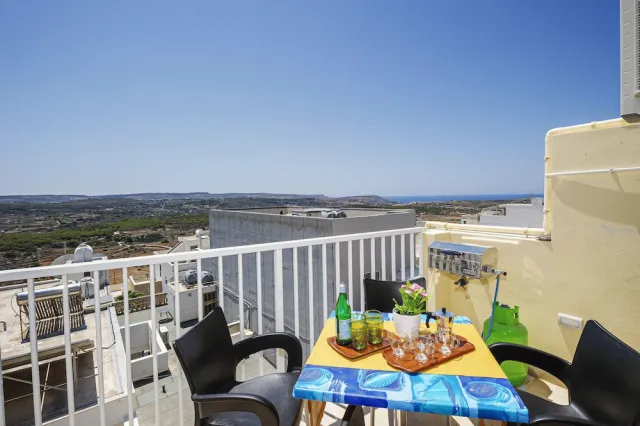 Hotellikuva Summer Breeze Superior Apartment with Terrace by Getaways Malta - numero 1 / 27